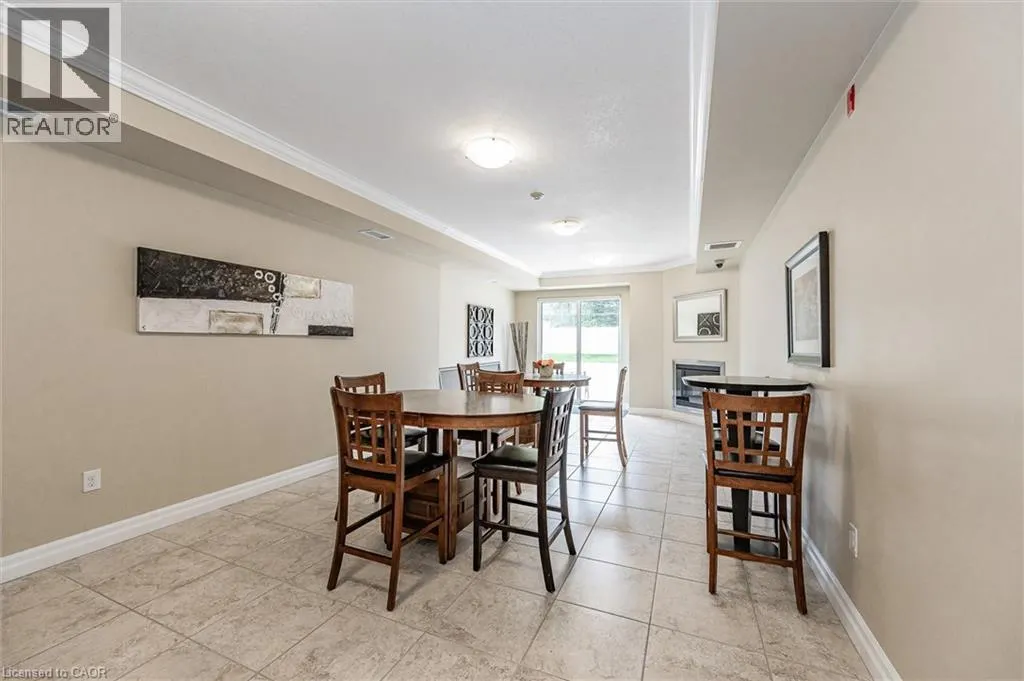 539 BELMONT Avenue W Unit# 201, #201