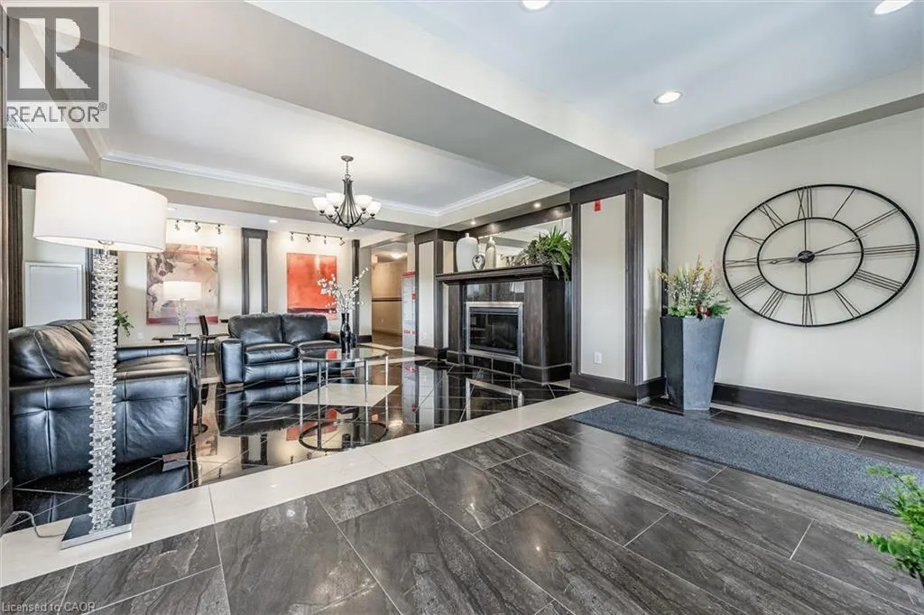 539 BELMONT Avenue W Unit# 201, #201
