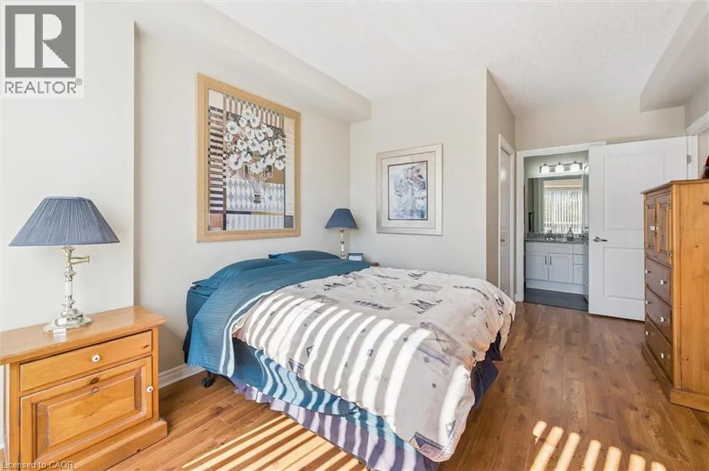 539 BELMONT Avenue W Unit# 201, #201