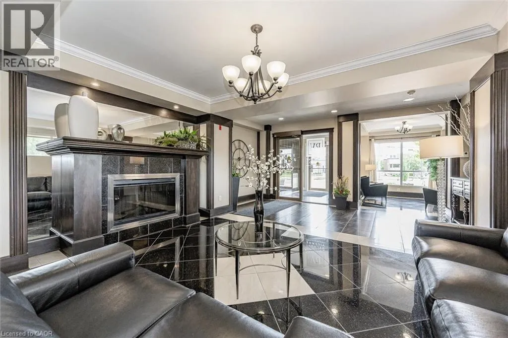 539 BELMONT Avenue W Unit# 201, #201