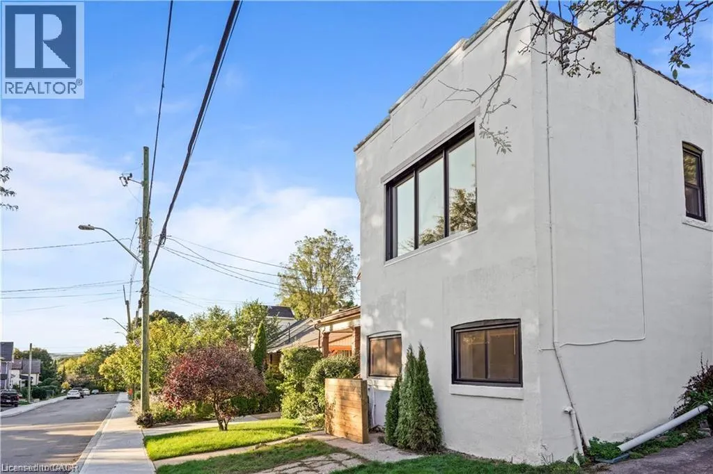 30 JONES Street Unit# 2, #2