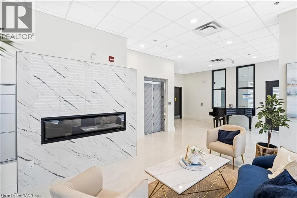 2 DUNDAS Street W Unit# 402, #402