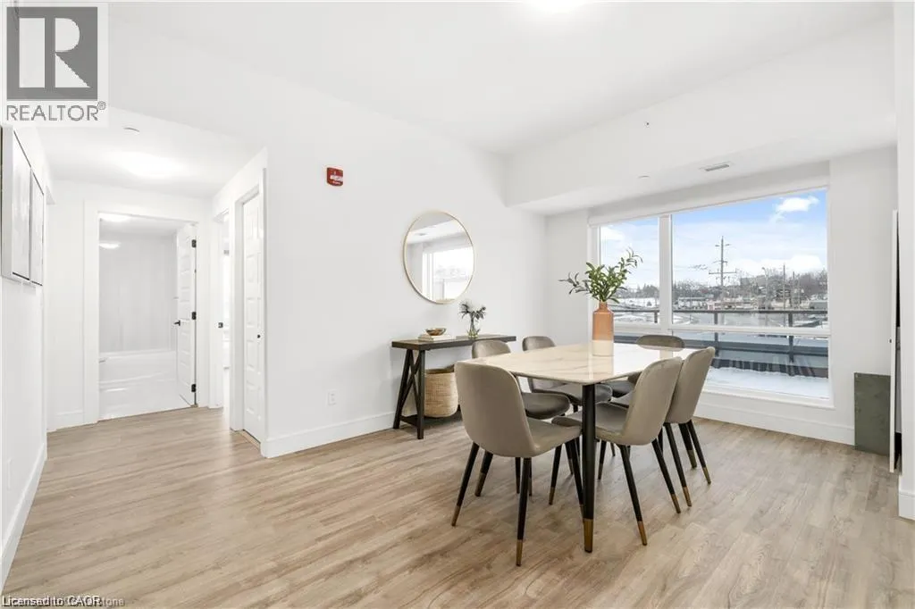 2 DUNDAS Street W Unit# 402, #402