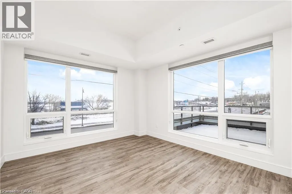 2 DUNDAS Street W Unit# 402, #402