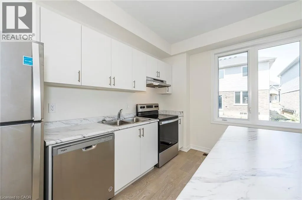 14 JELLICOE Court