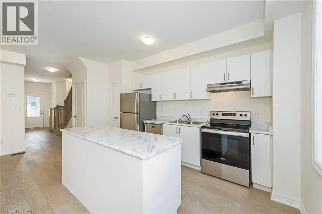 14 JELLICOE Court