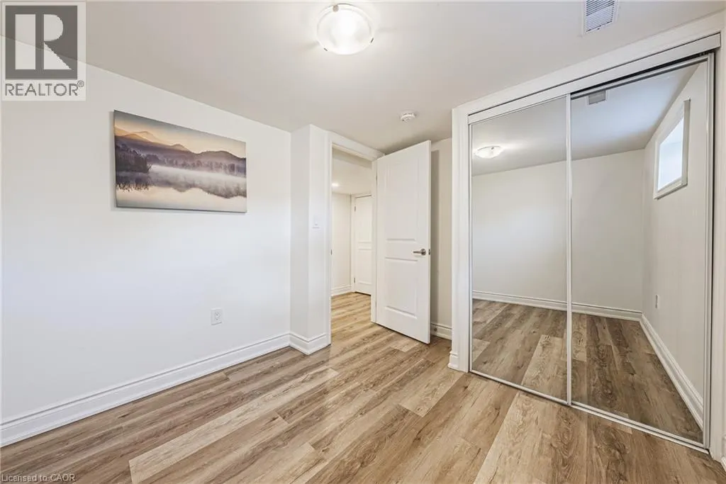 204 FERNWOOD Crescent