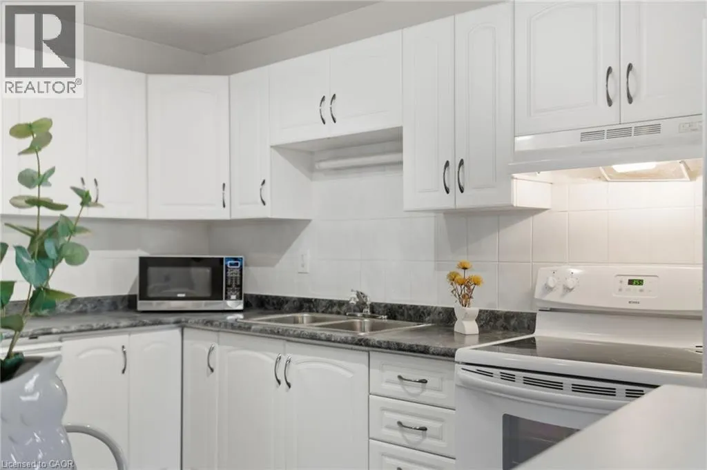 3500 GLEN ERIN Drive Unit# 6, #6