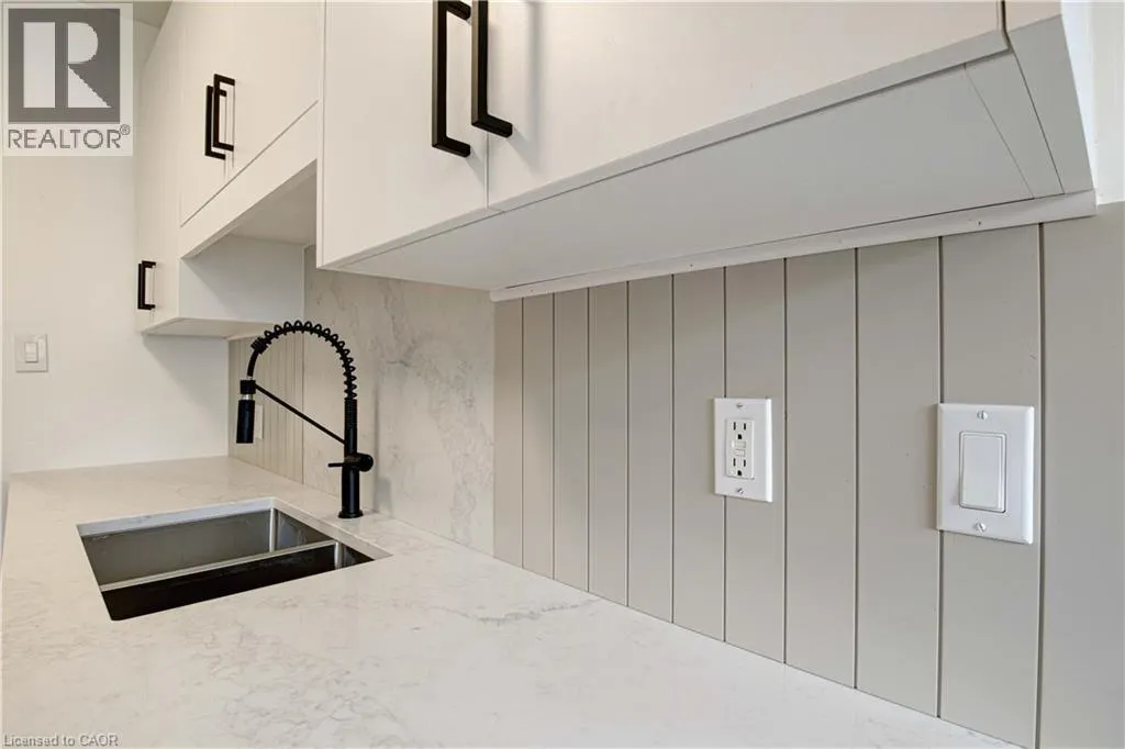 283 FAIRWAY Road N Unit# 405, #405