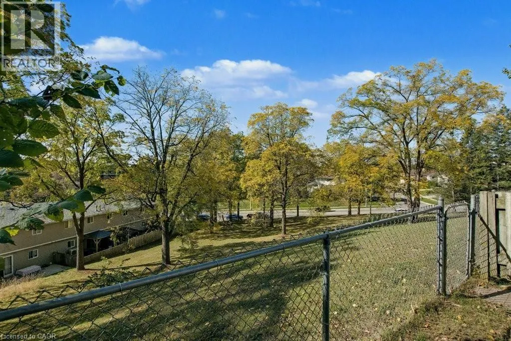 25 UPPER CANADA Drive Unit# 17, #17