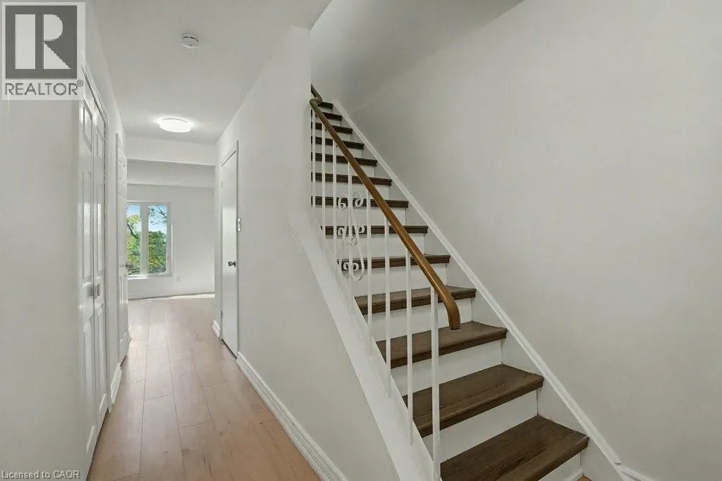 25 UPPER CANADA Drive Unit# 17, #17