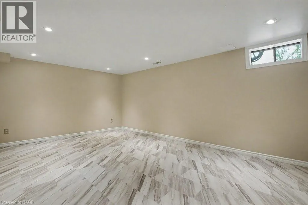 25 UPPER CANADA Drive Unit# 17, #17