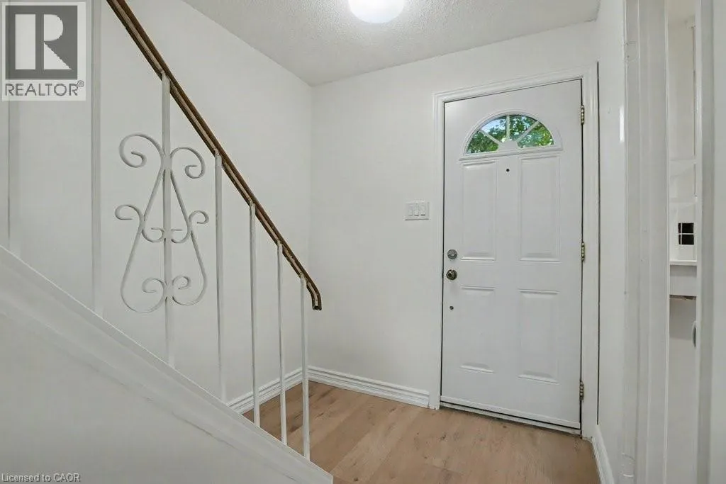 25 UPPER CANADA Drive Unit# 17, #17