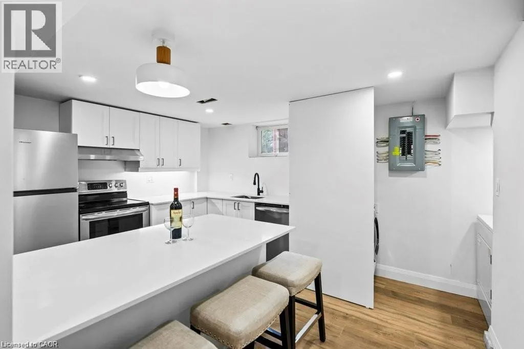 25 GREENINGDON Drive