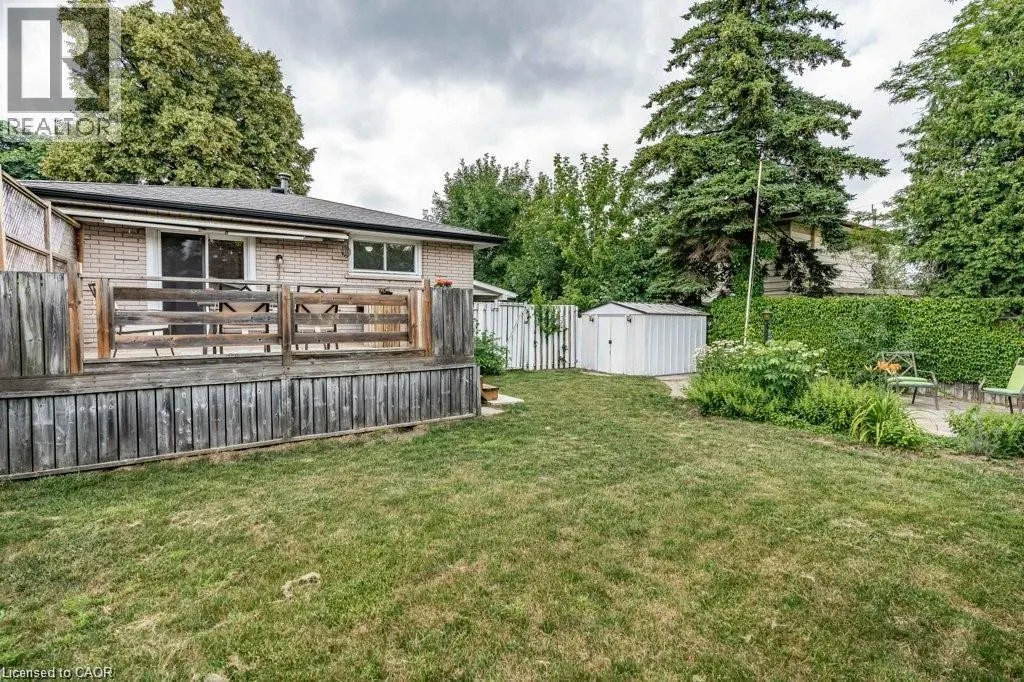 25 GREENINGDON Drive