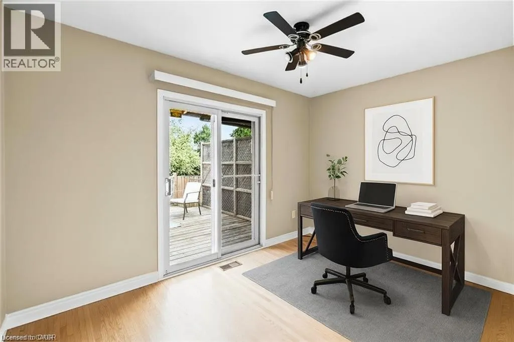 25 GREENINGDON Drive
