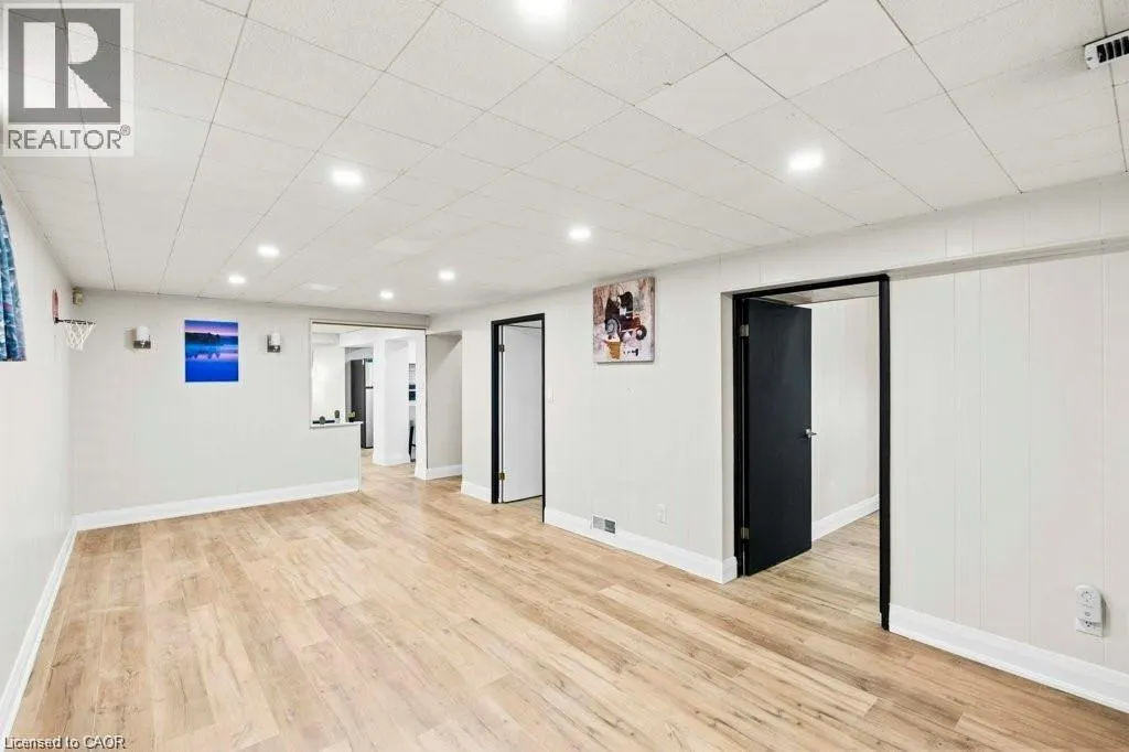 25 GREENINGDON Drive