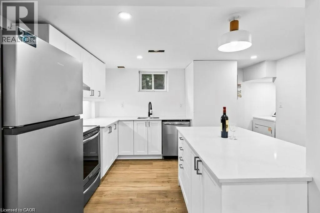 25 GREENINGDON Drive