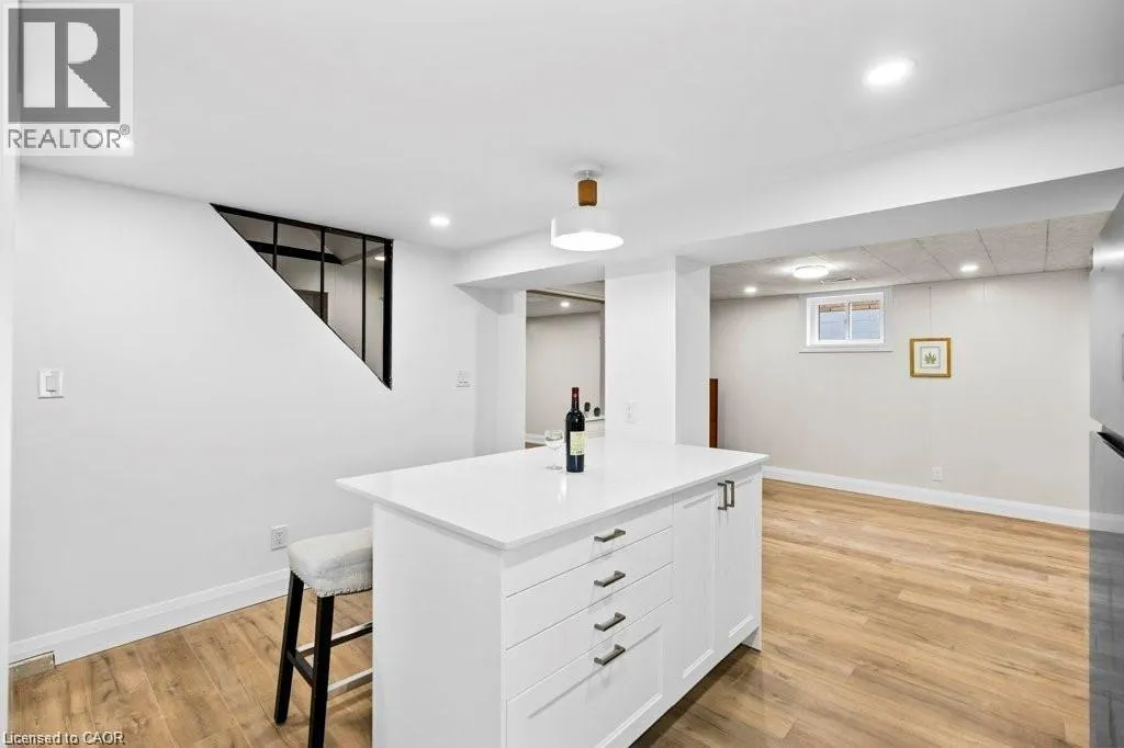 25 GREENINGDON Drive