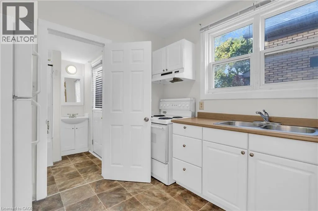 503 VICTORIA Street N Unit# 2, #2