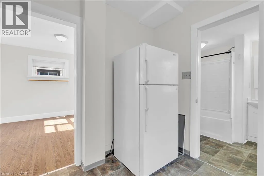 503 VICTORIA Street N Unit# 2, #2