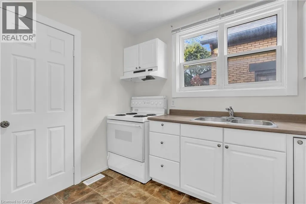 503 VICTORIA Street N Unit# 2, #2