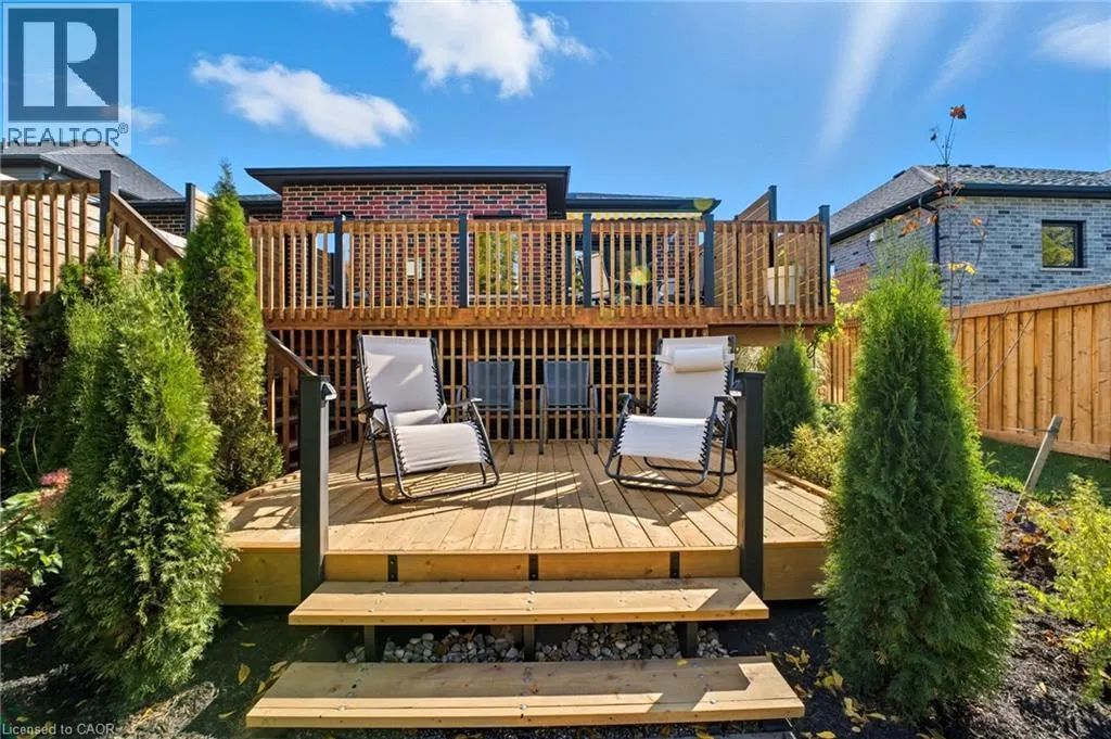 19 GILMER Crescent