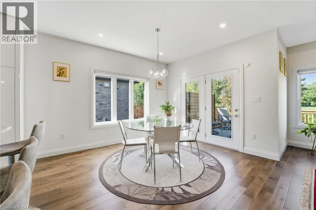19 GILMER Crescent