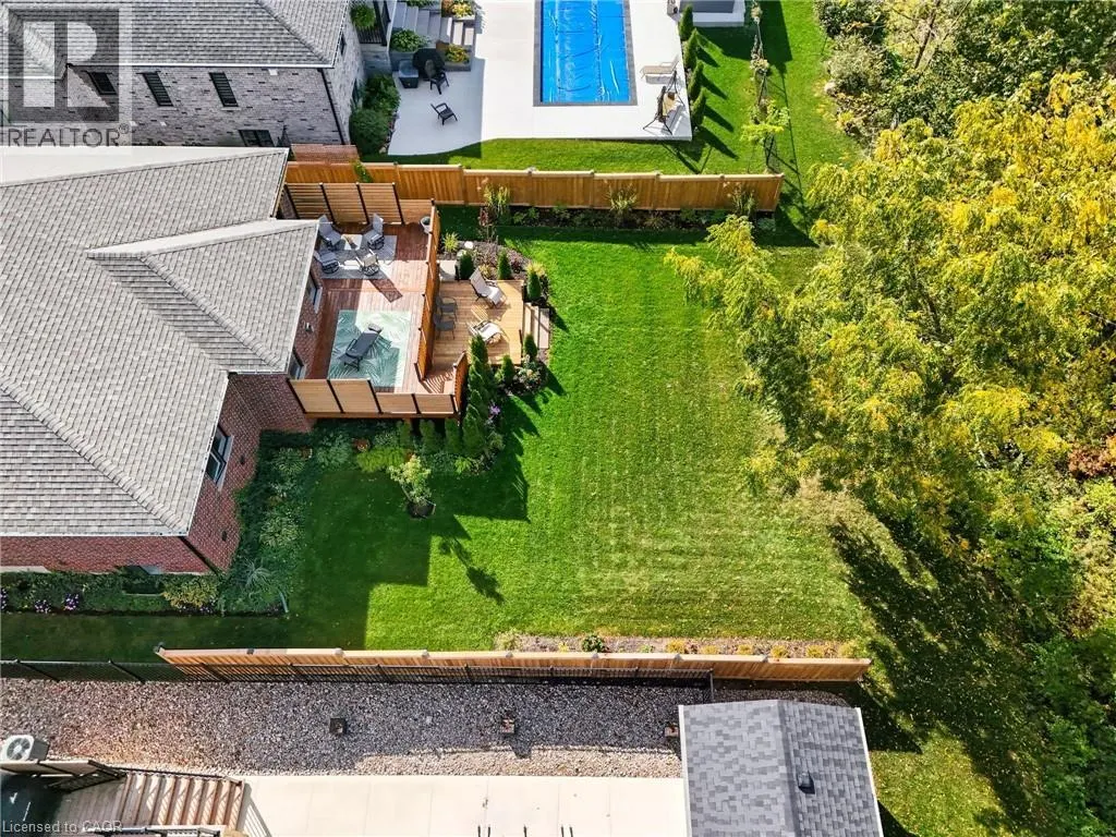 19 GILMER Crescent