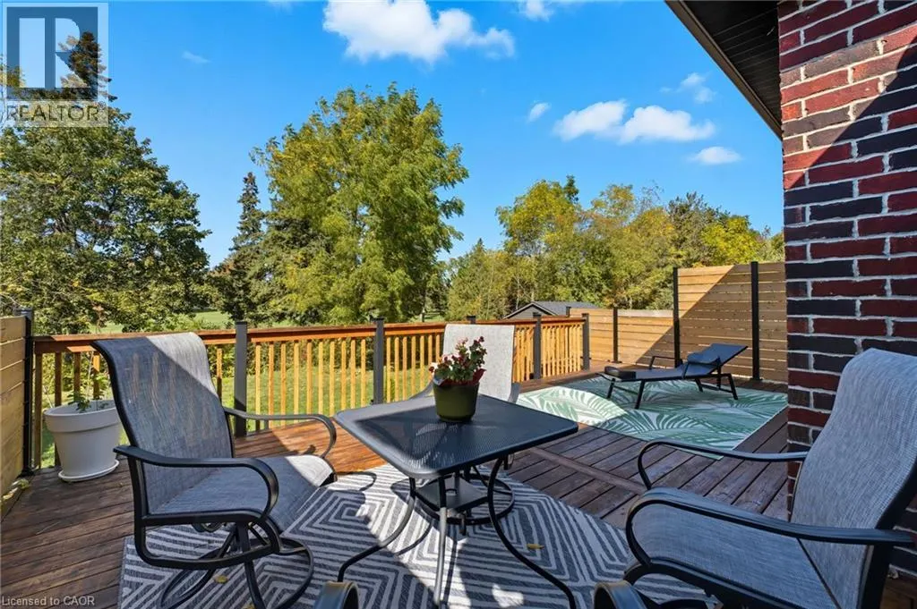 19 GILMER Crescent