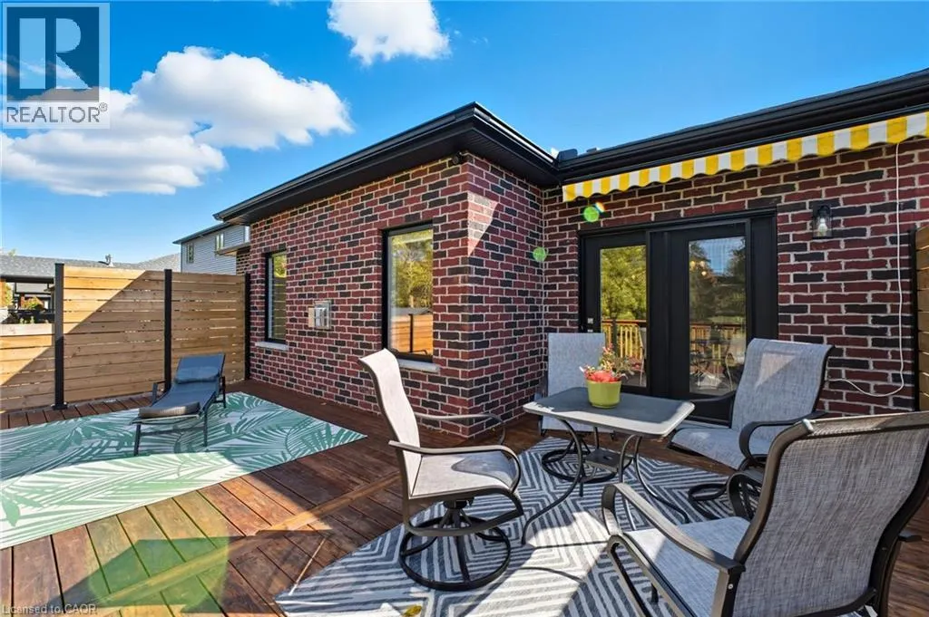 19 GILMER Crescent