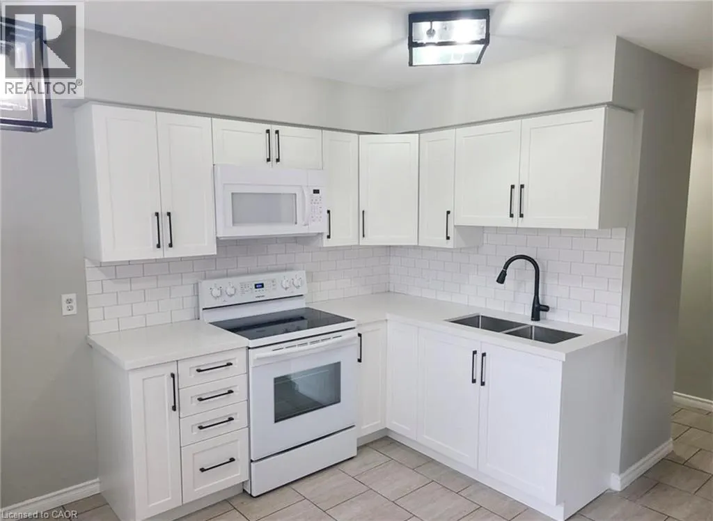 163 CHANDLER Drive Unit# 11, #11