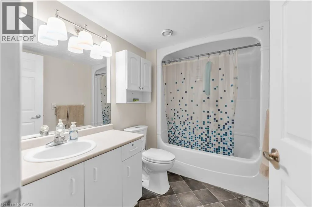 2010 CLEAVER Avenue Unit# 207, #207