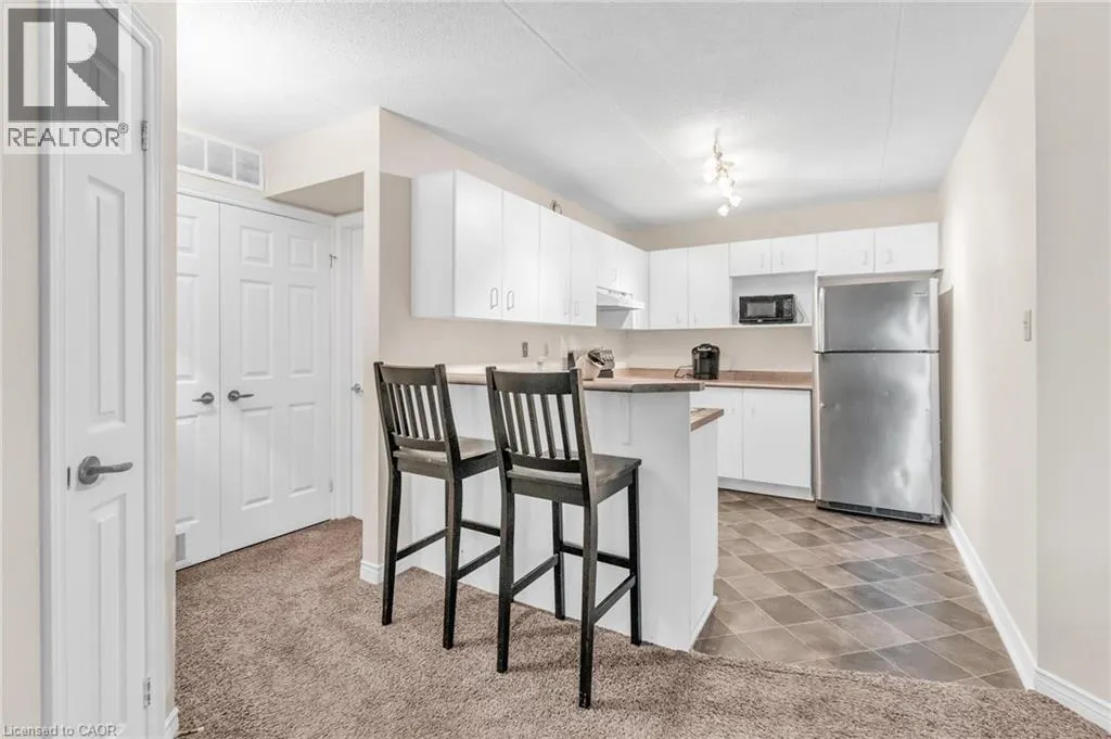 2010 CLEAVER Avenue Unit# 207, #207