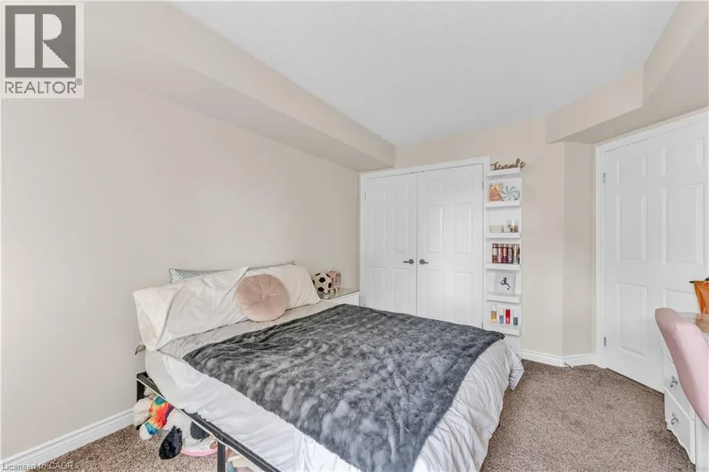 2010 CLEAVER Avenue Unit# 207, #207