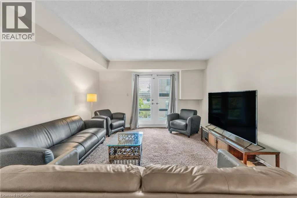2010 CLEAVER Avenue Unit# 207, #207