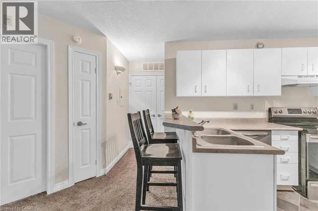 2010 CLEAVER Avenue Unit# 207, #207