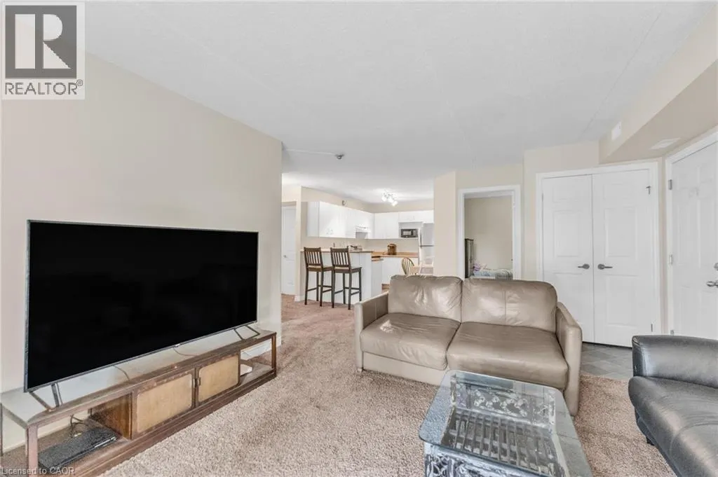 2010 CLEAVER Avenue Unit# 207, #207