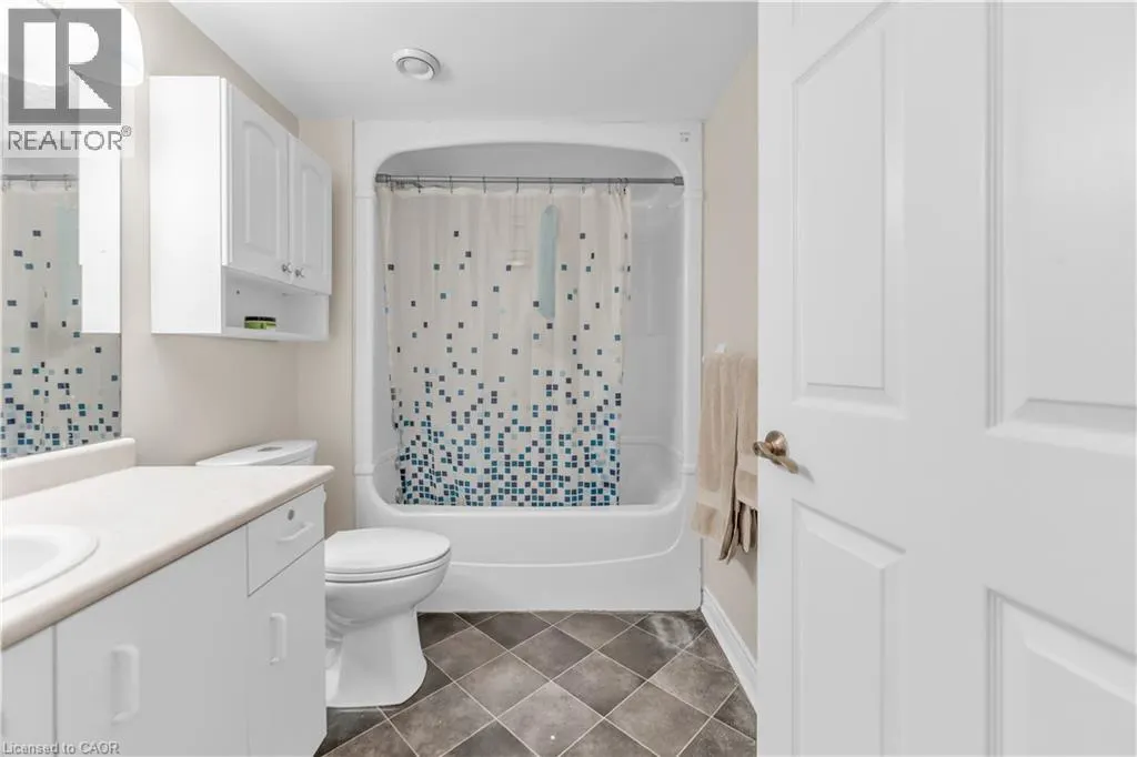 2010 CLEAVER Avenue Unit# 207, #207