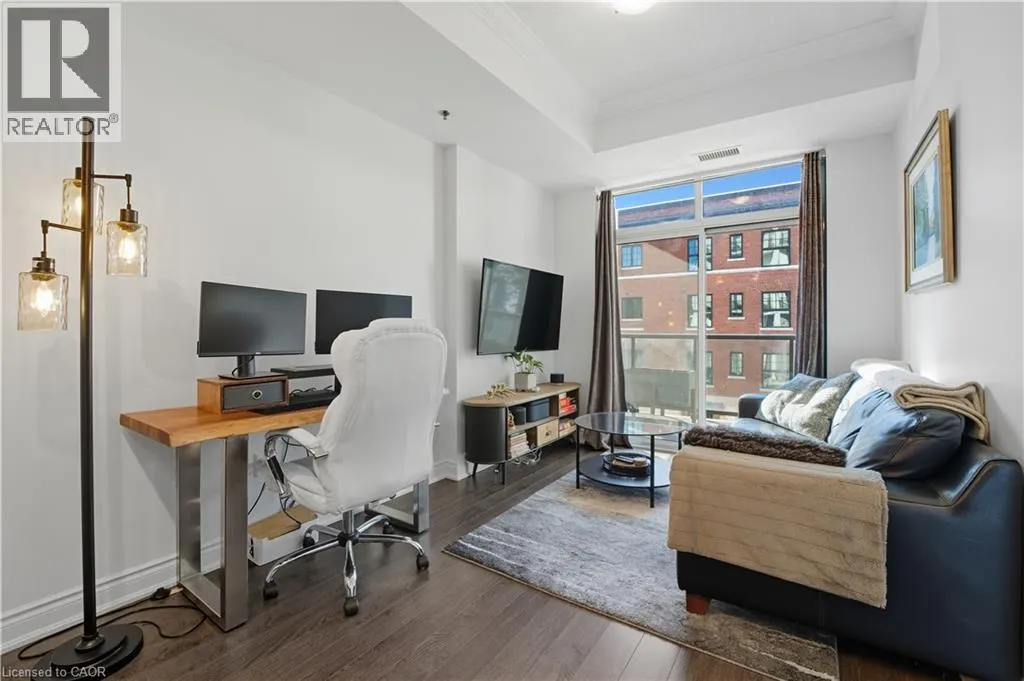 90 CHARLTON Avenue W Unit# 209, #209