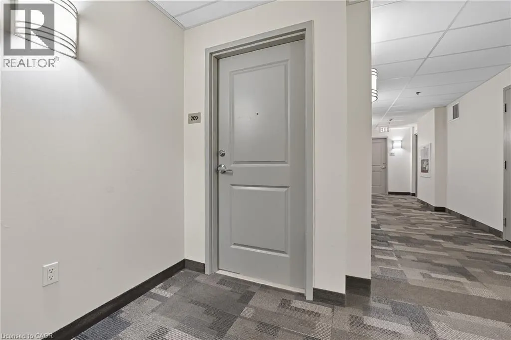 90 CHARLTON Avenue W Unit# 209, #209