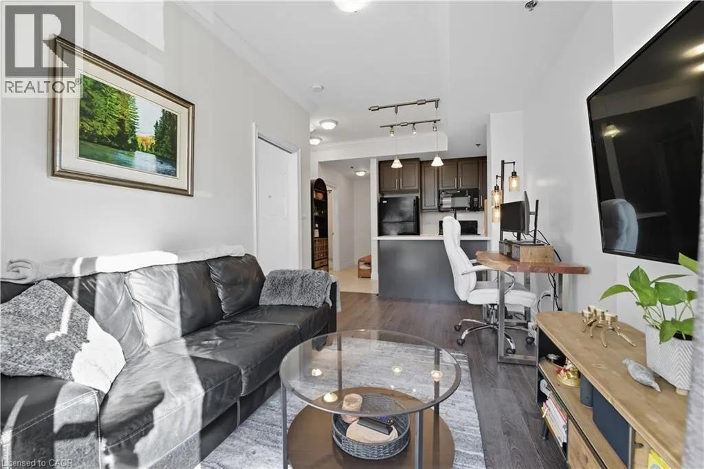 90 CHARLTON Avenue W Unit# 209, #209