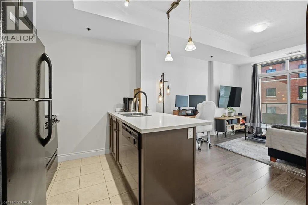 90 CHARLTON Avenue W Unit# 209, #209