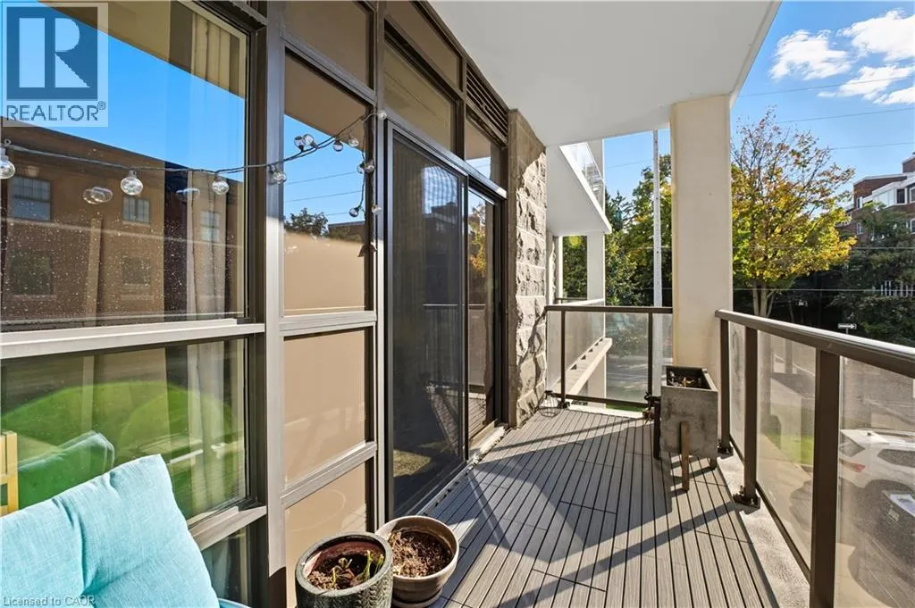 90 CHARLTON Avenue W Unit# 209, #209