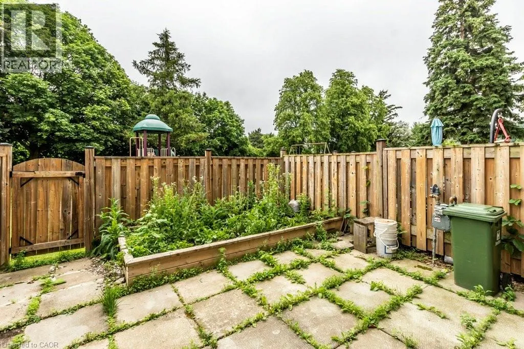 66 SUMMERCREST Drive Unit# 3, #3