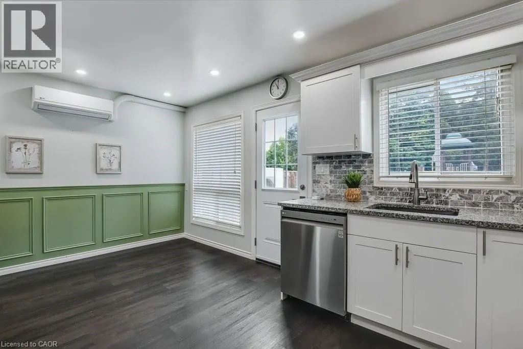66 SUMMERCREST Drive Unit# 3, #3