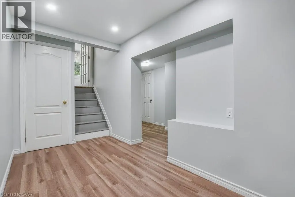 66 SUMMERCREST Drive Unit# 3, #3