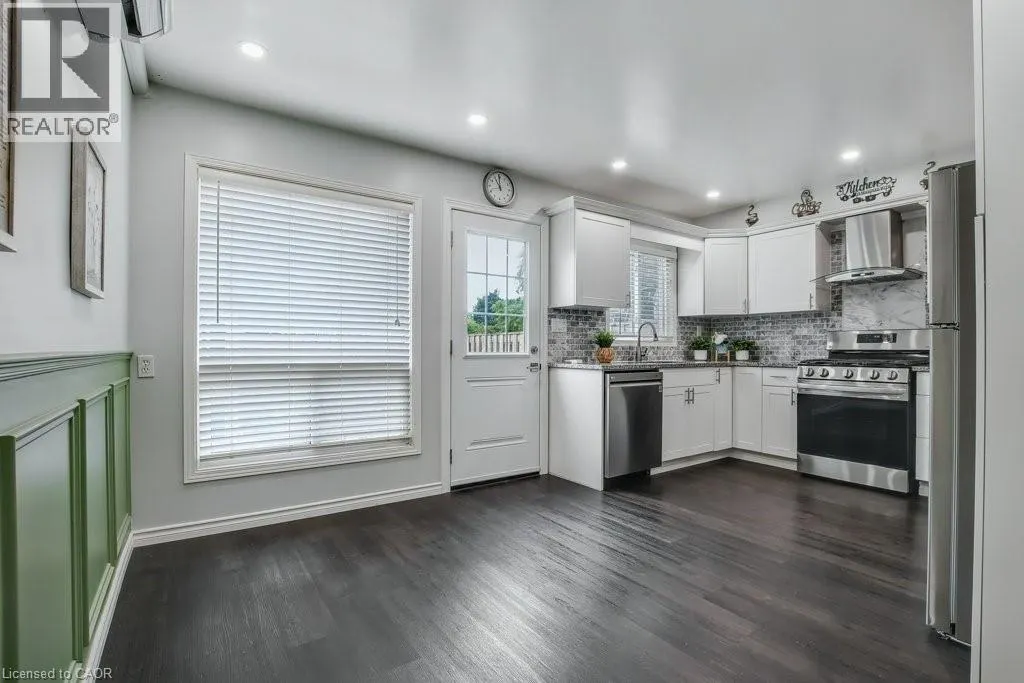 66 SUMMERCREST Drive Unit# 3, #3