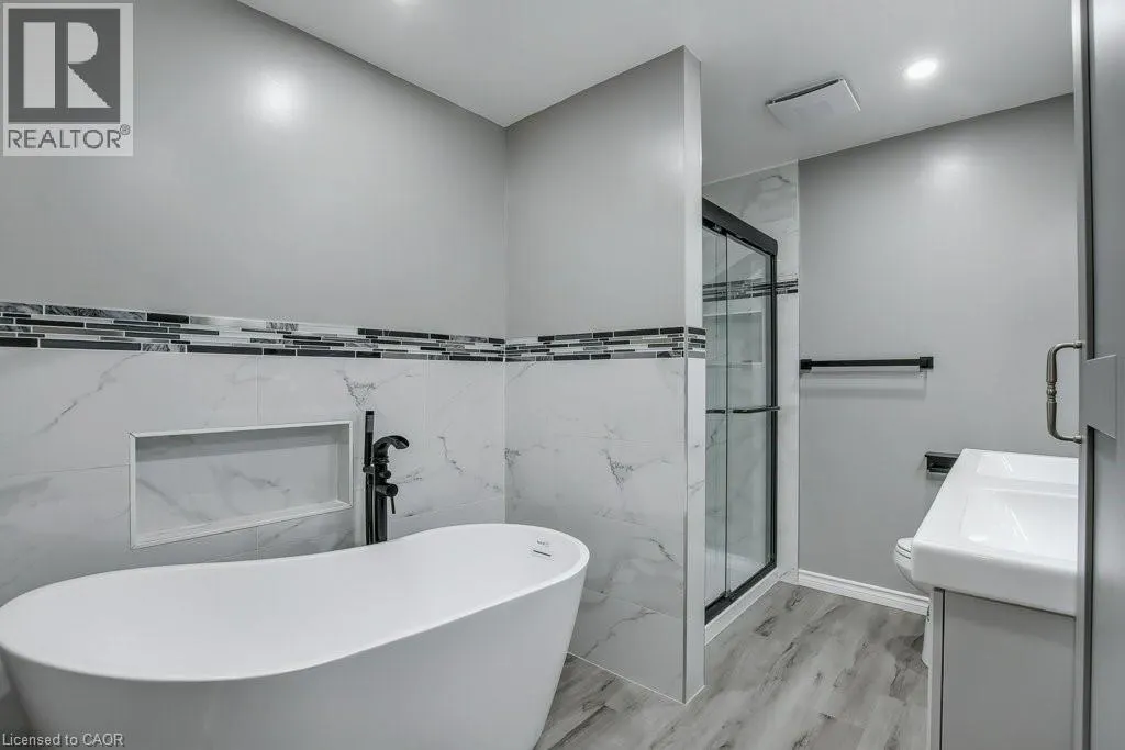 66 SUMMERCREST Drive Unit# 3, #3
