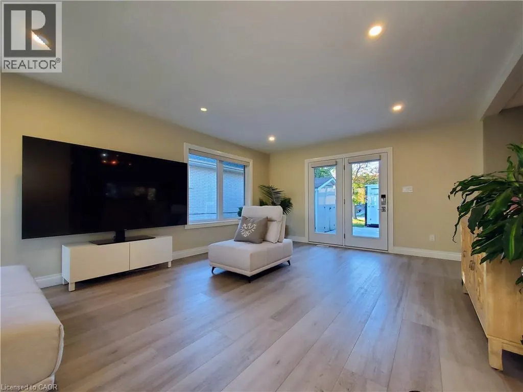 7 CROSBY Drive